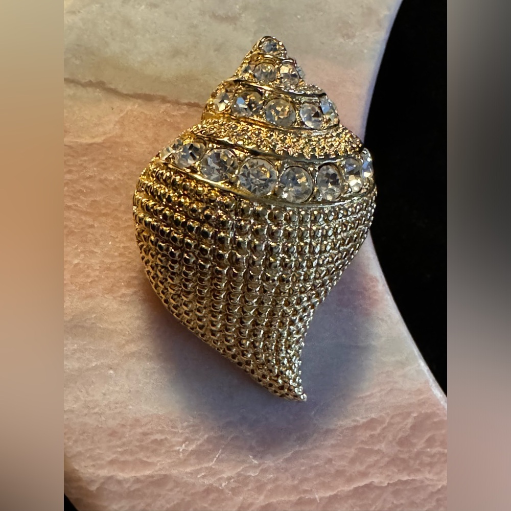 KJL Vintage Conch Shell Brooch🐚 - Picture 3 of 10